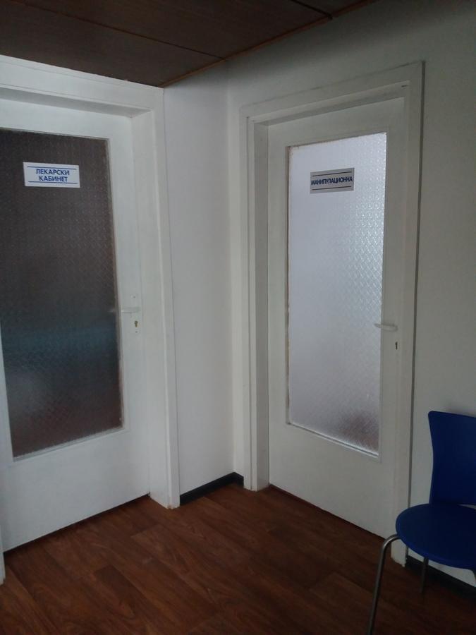 Hotel Stroitel Hiszarja Kültér fotó