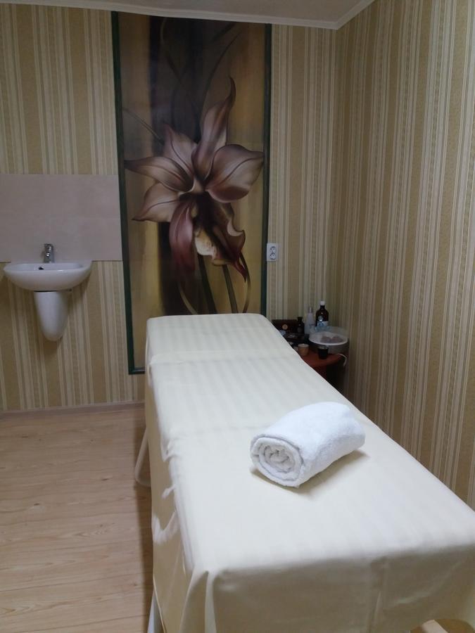 Hotel Stroitel Hiszarja Kültér fotó